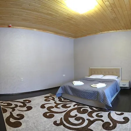 Lastivka Guest House Yablunytsya Exterior photo
