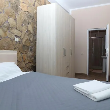 Lastivka Guest House Yablunytsya Exterior photo