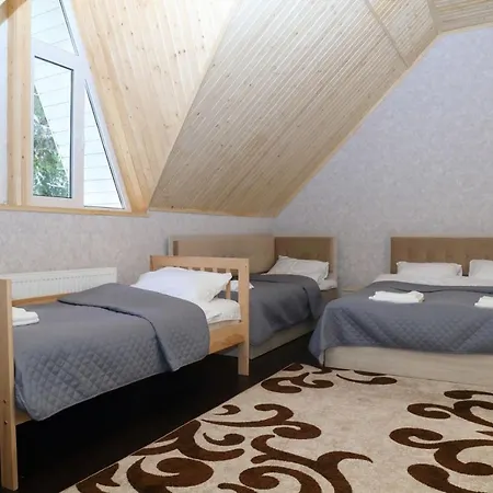 Lastivka Guest House Yablunytsya Exterior photo