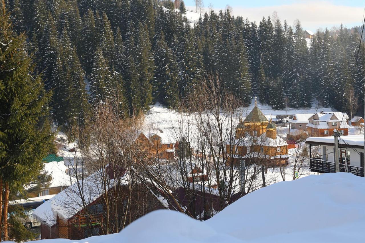 Lastivka Hotel Yablunytsya