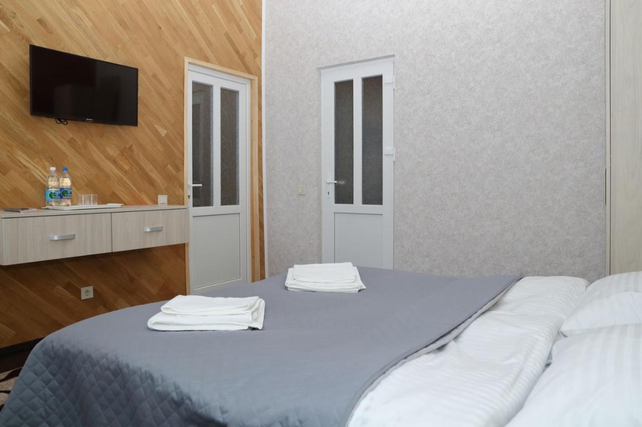 Hotel Lastivka *